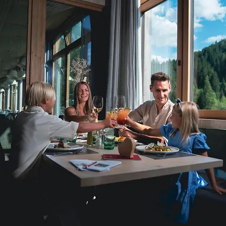Almhof Family und Wellness Resort-3